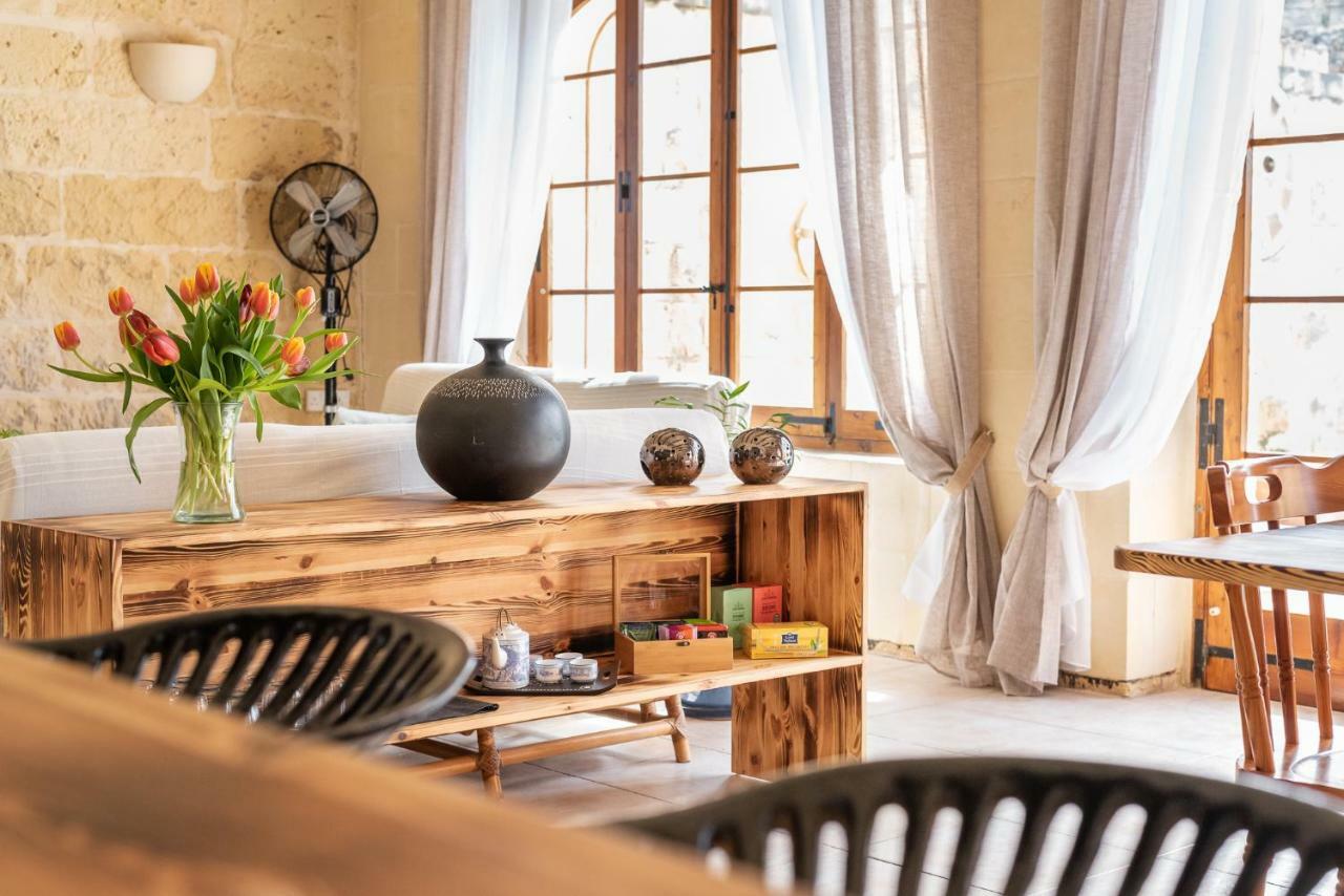 Mood Farmhouse B&B Għarb Exteriör bild