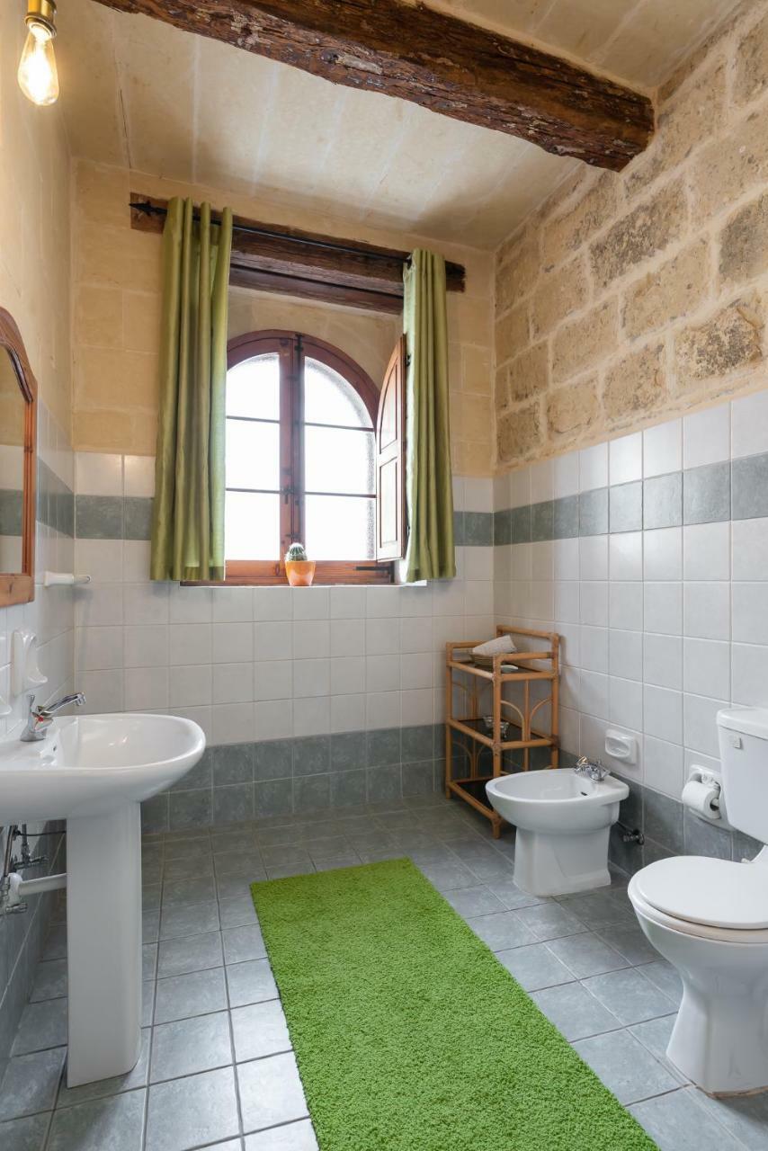 Mood Farmhouse B&B Għarb Exteriör bild